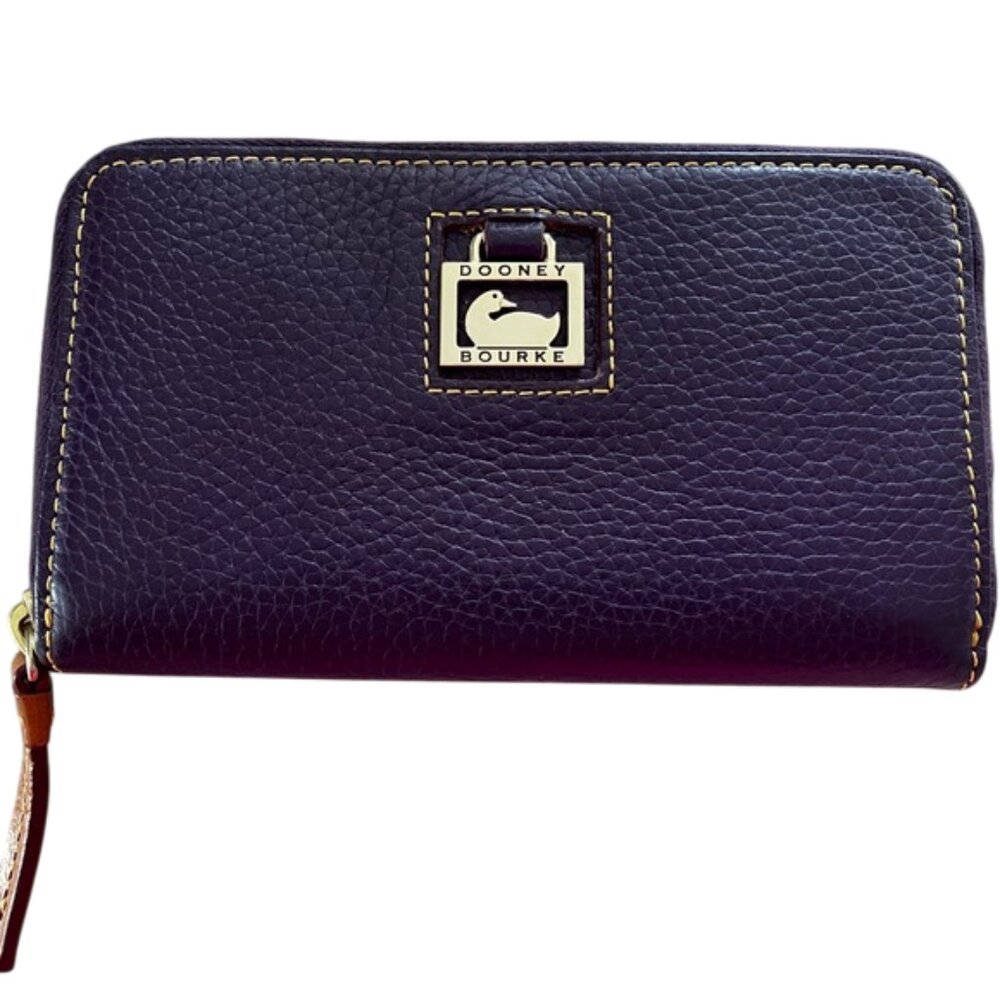 Dooney & Bourke Dillen Zip Around Contentinental Purple Wallet - EUC